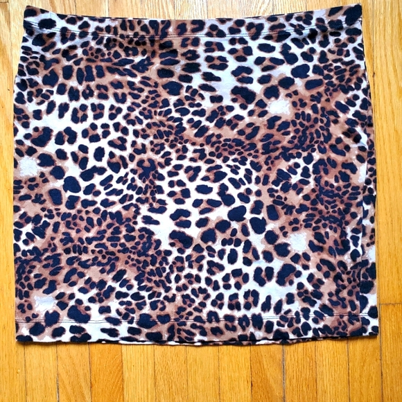 Leopard print mini skirt